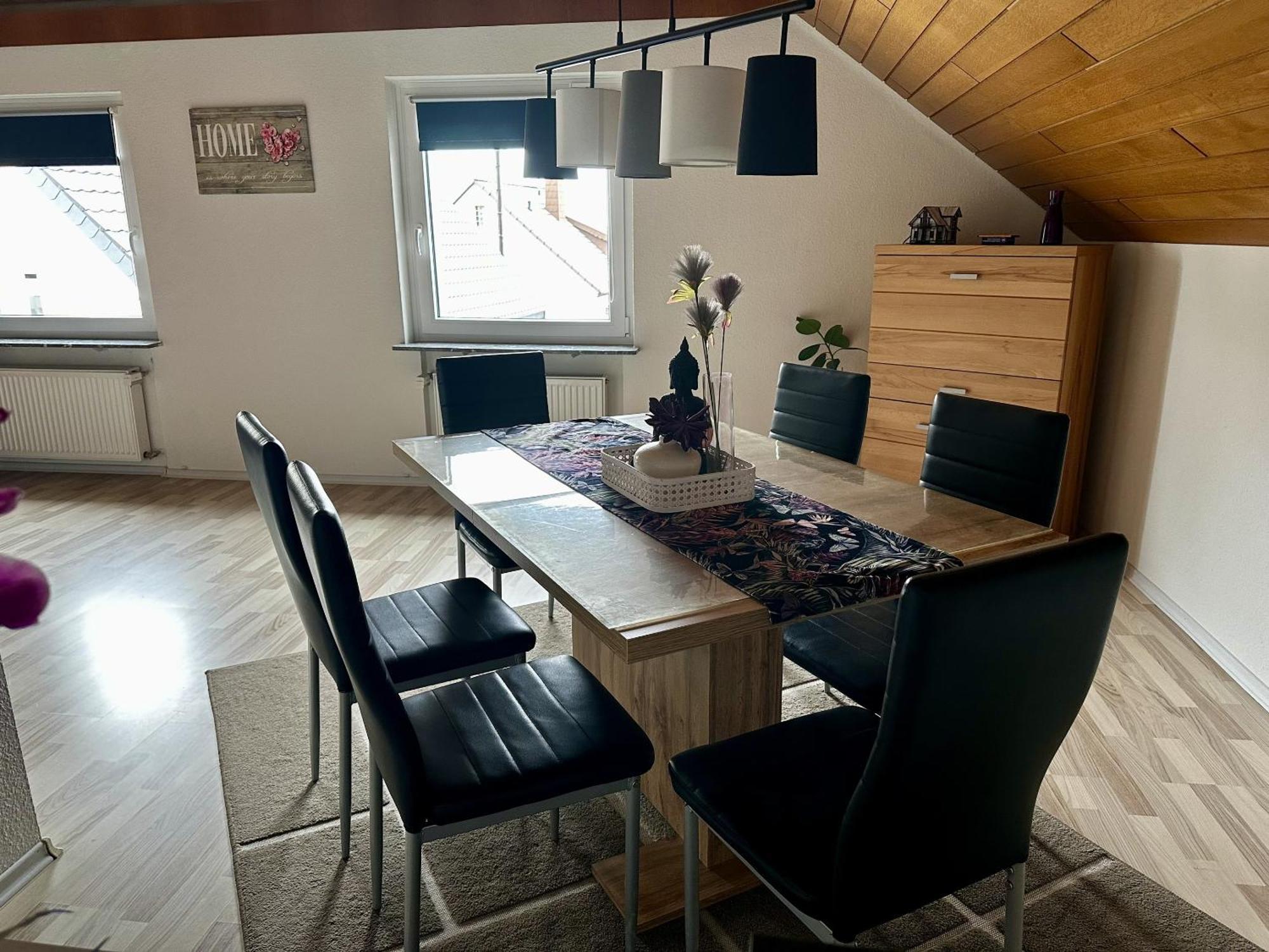 Haus Alt - Ferienwohnung Illingen  エクステリア 写真